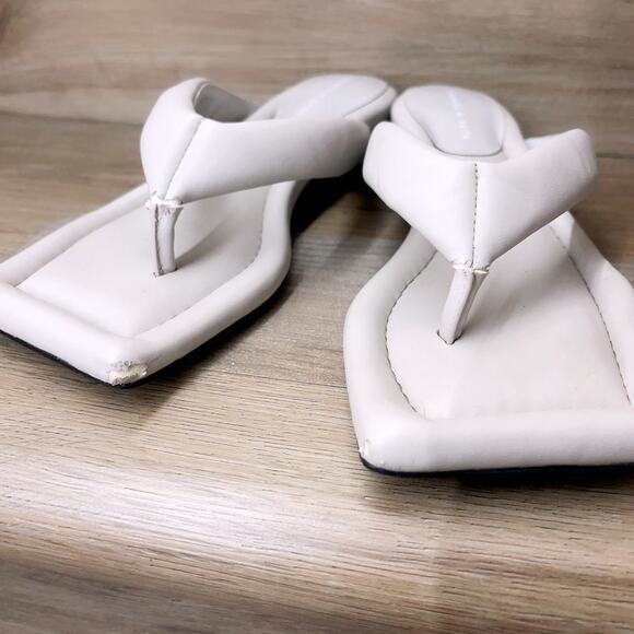 Charles & Keith Padded Thong Sandals (Grey US7) - Picture 9 of 10